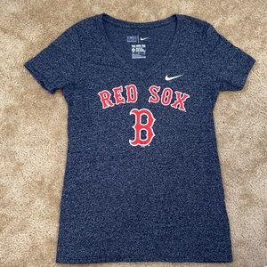 Nike - Boston Red Sox v neck tee